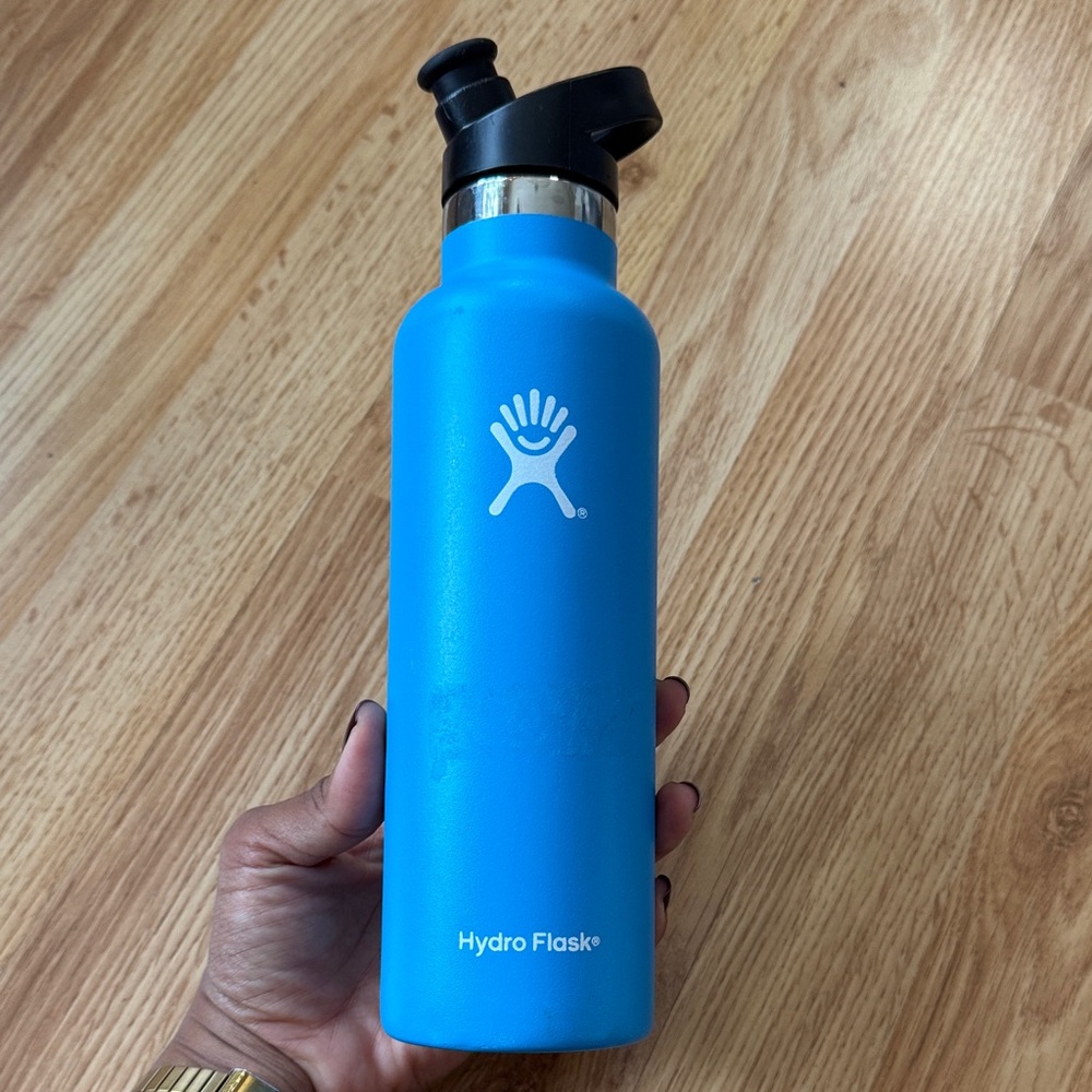 21 oz Hydro Flask ‘Pacific Blue’ Water Bottle ✨